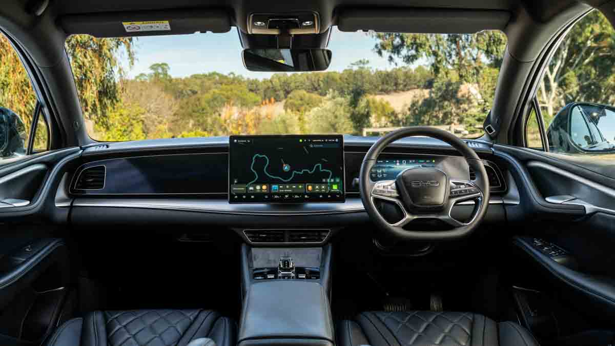 BYD-Sealion-7-cockpit