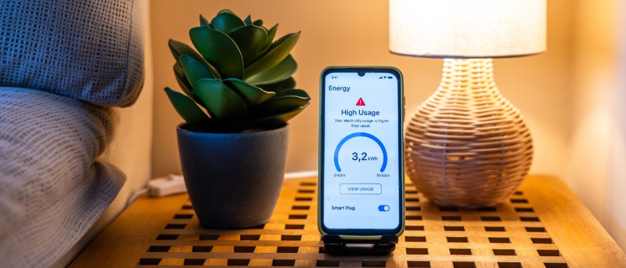 Energy monitoring app on smartphone