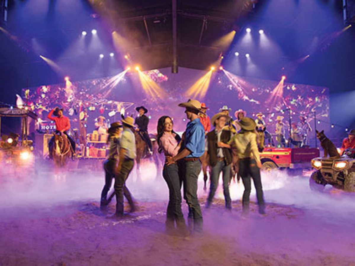 People dancing in Australian Outback Spectacular performance.