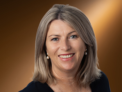 Head shot of Jackie Pedersen